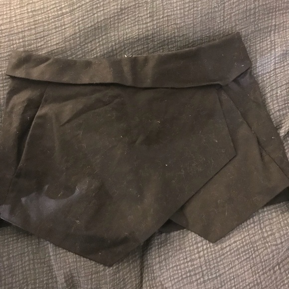 Zara Basic Envelope Skort - Picture 2 of 3